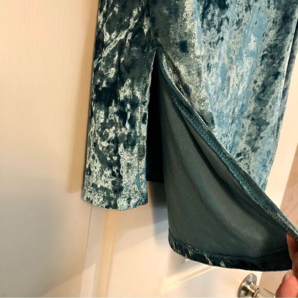 Curations Green Crushed Velvet Short Sleeved Blouse Size S - Picture 4 of 8